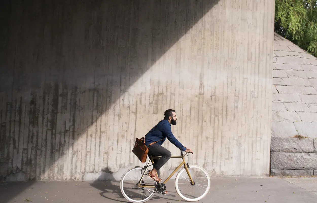 PM Johner Mann På Sykkel